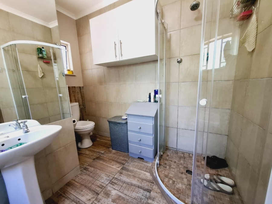 4 Bedroom Property for Sale in Pellissier Free State